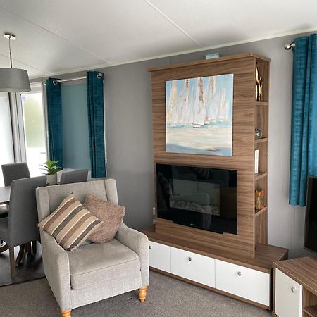6 Berth Comfy Homely Caravan, Dog Friendly Belton with Browston Exterior photo