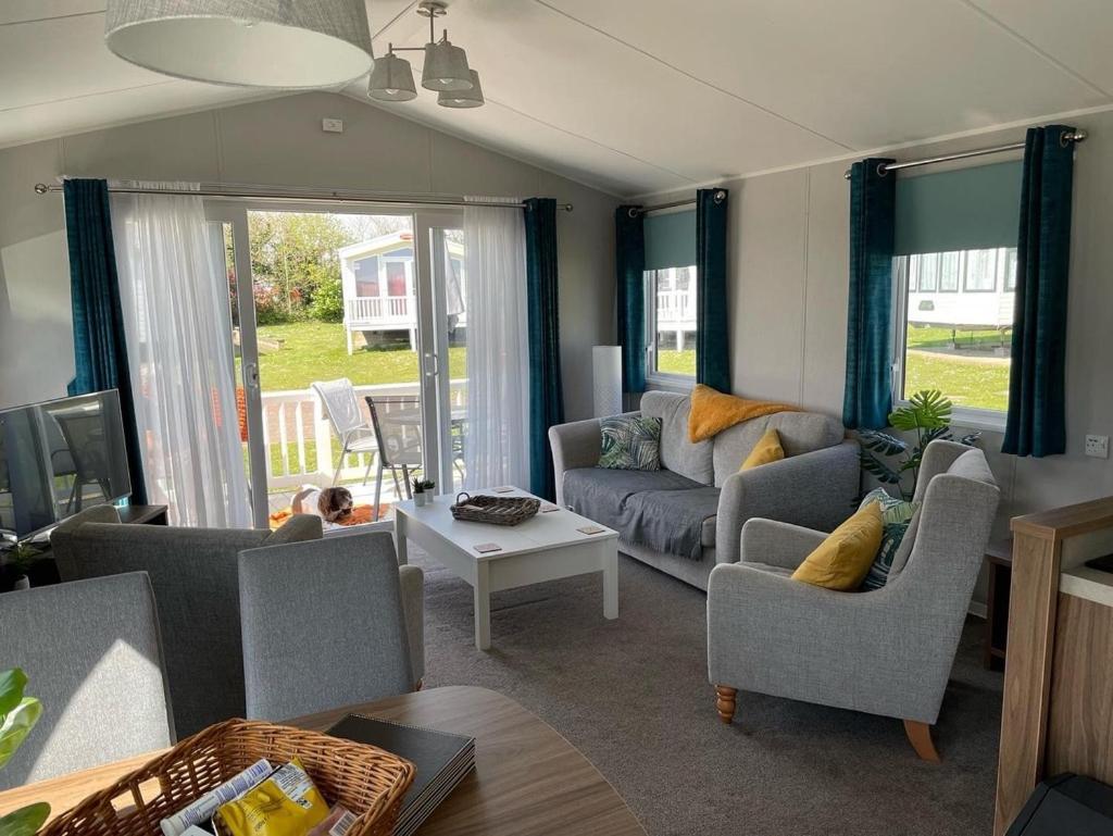 6 Berth Comfy Homely Caravan, Dog Friendly Belton with Browston Exterior photo