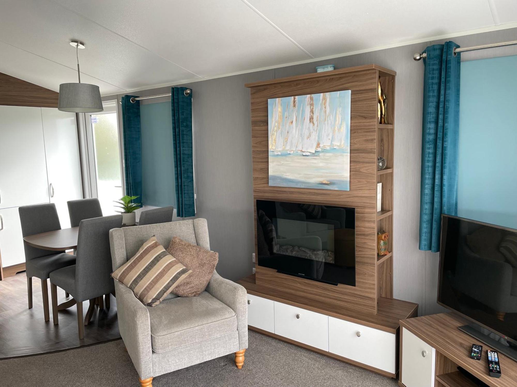 6 Berth Comfy Homely Caravan, Dog Friendly Belton with Browston Exterior photo